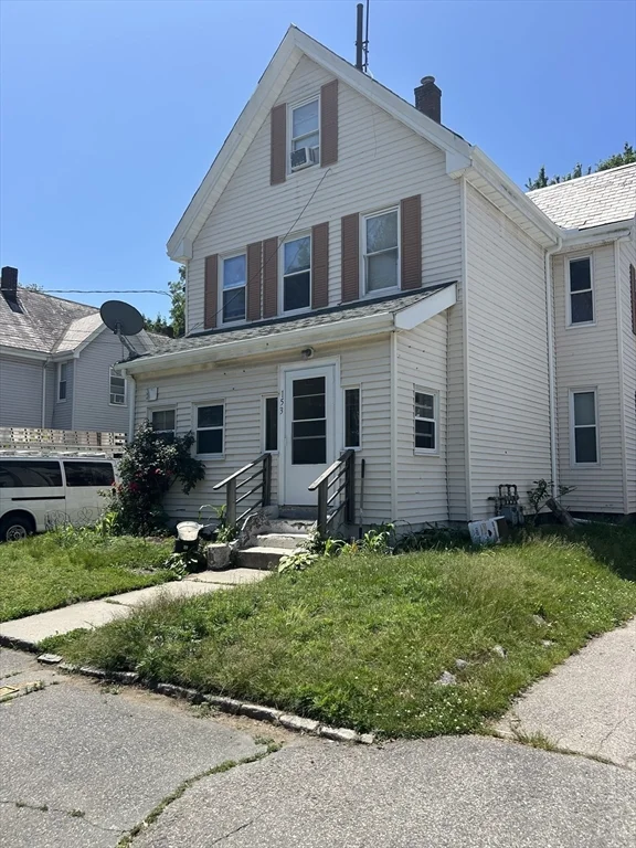 3 bed, 1 bath apartment for rent at 153 Arlington Unit 2, Framingham — photo 2 of 14