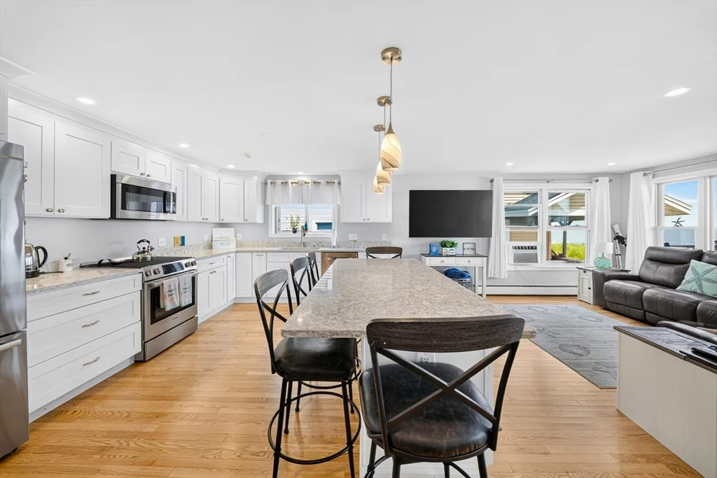 2 bed, 2 bath apartment for rent at 153 Atlantic Ave Unit 1, Salisbury — photo 4 of 28