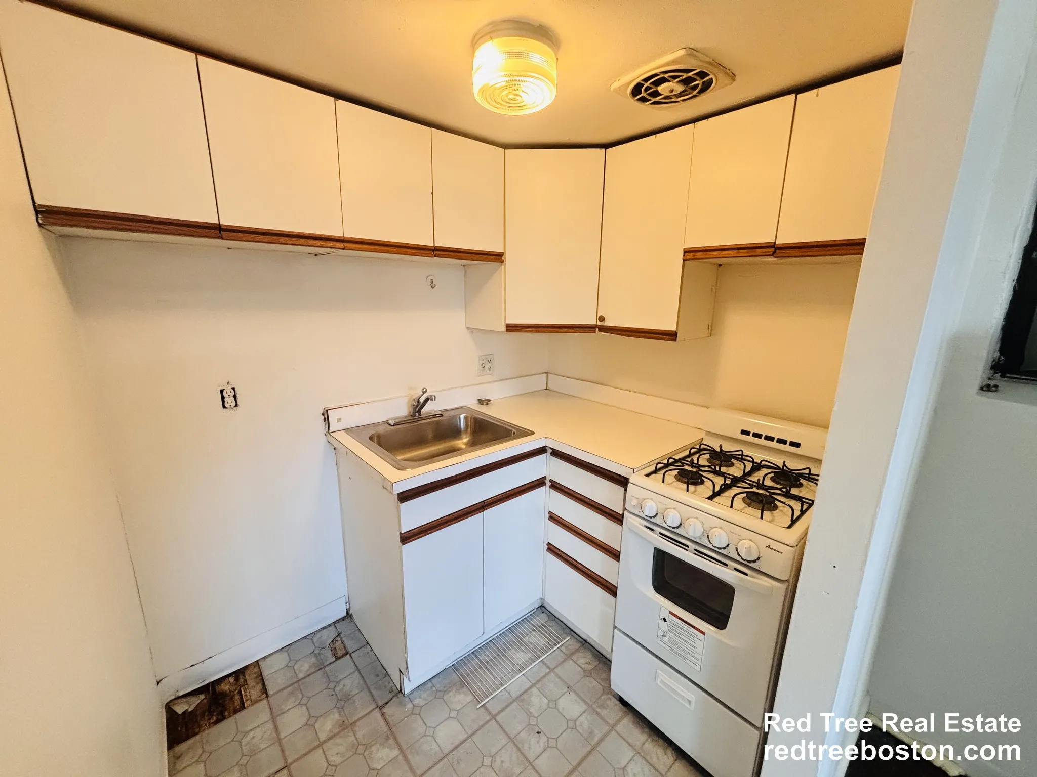 Studio bed, 1 bath apartment for rent at 153 Brighton Ave Unit 18, Allston — photo 4 of 5