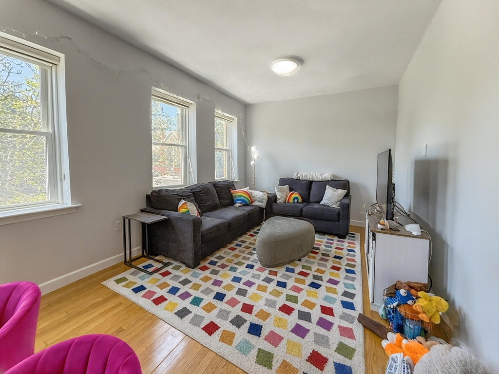 2 bed, 1 bath apartment for rent at 153 Chiswick Rd Unit 3, Brighton — photo 3 of 21