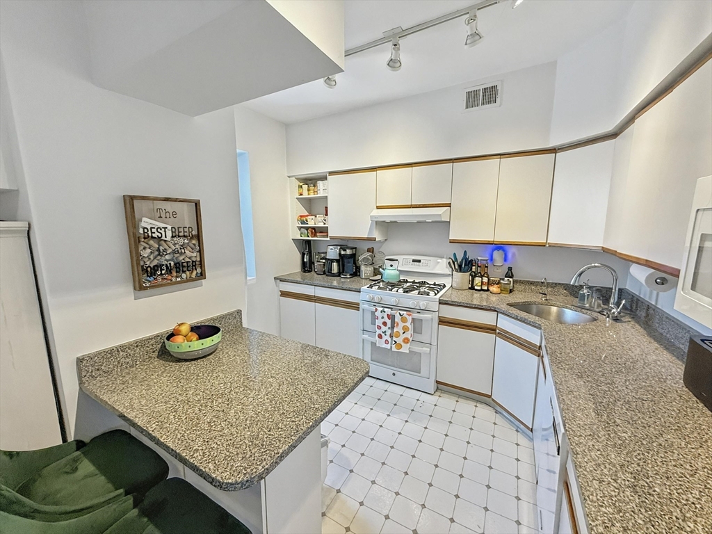 2 bed, 1 bath apartment for rent at 153 Chiswick Rd Unit 3, Brighton — photo 15 of 21