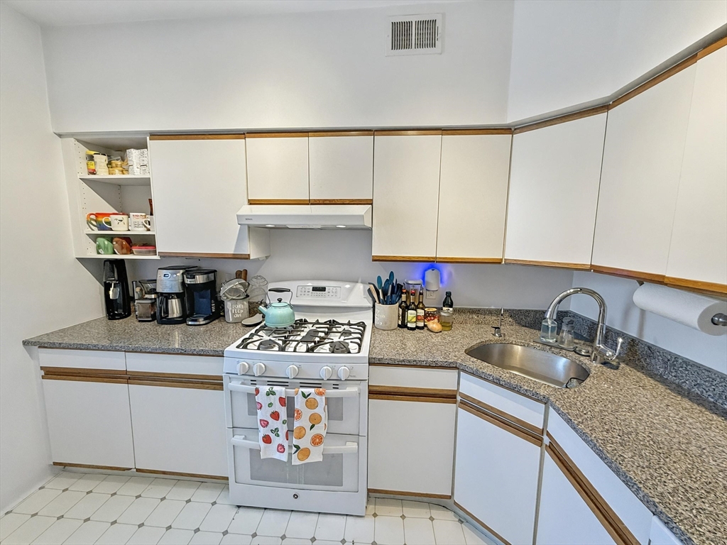 2 bed, 1 bath apartment for rent at 153 Chiswick Rd Unit 3, Brighton — photo 14 of 21