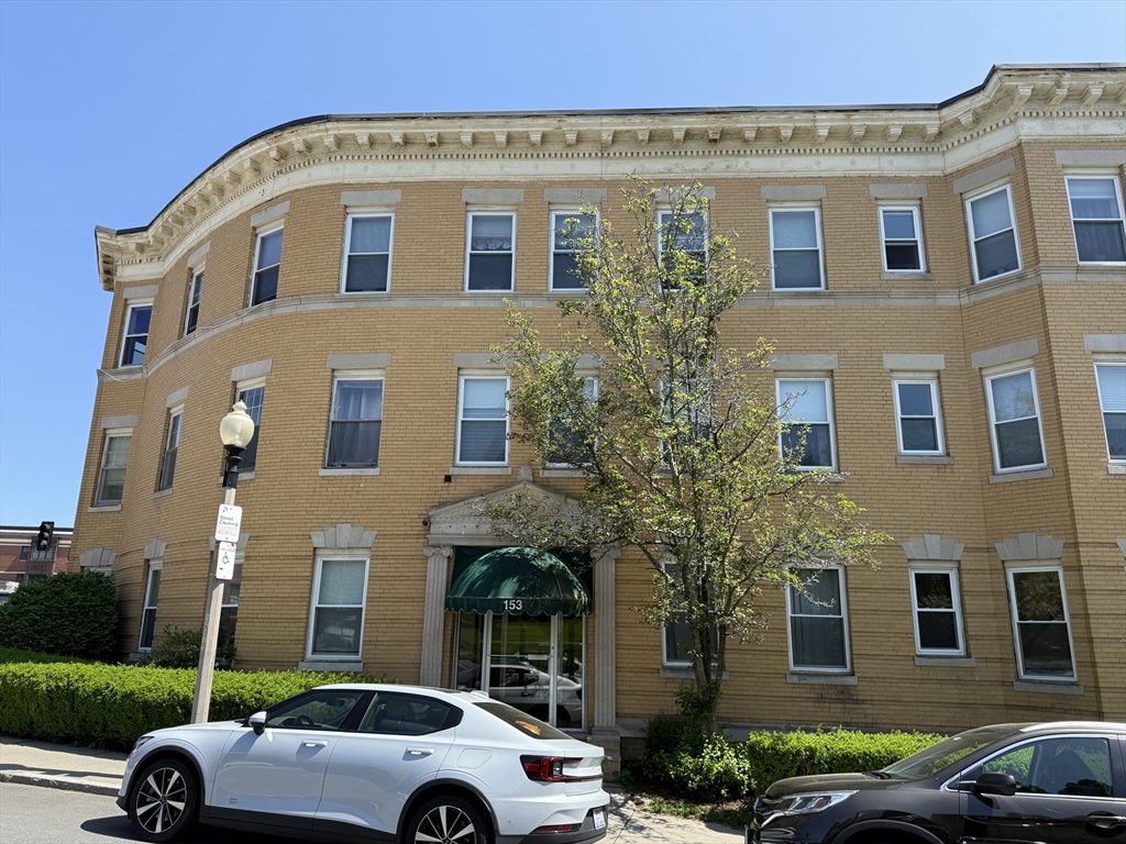 2 bed, 1 bath apartment for rent at 153 Chiswick Rd Unit 3, Brighton