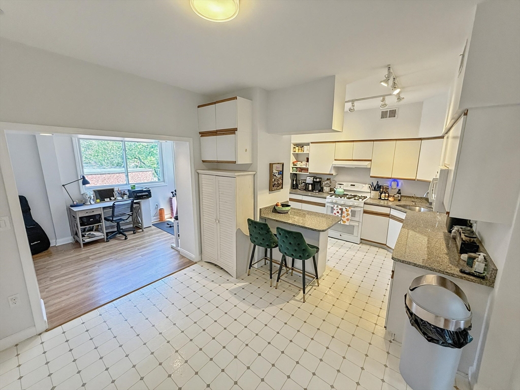 2 bed, 1 bath apartment for rent at 153 Chiswick Rd Unit 3, Brighton — photo 16 of 21