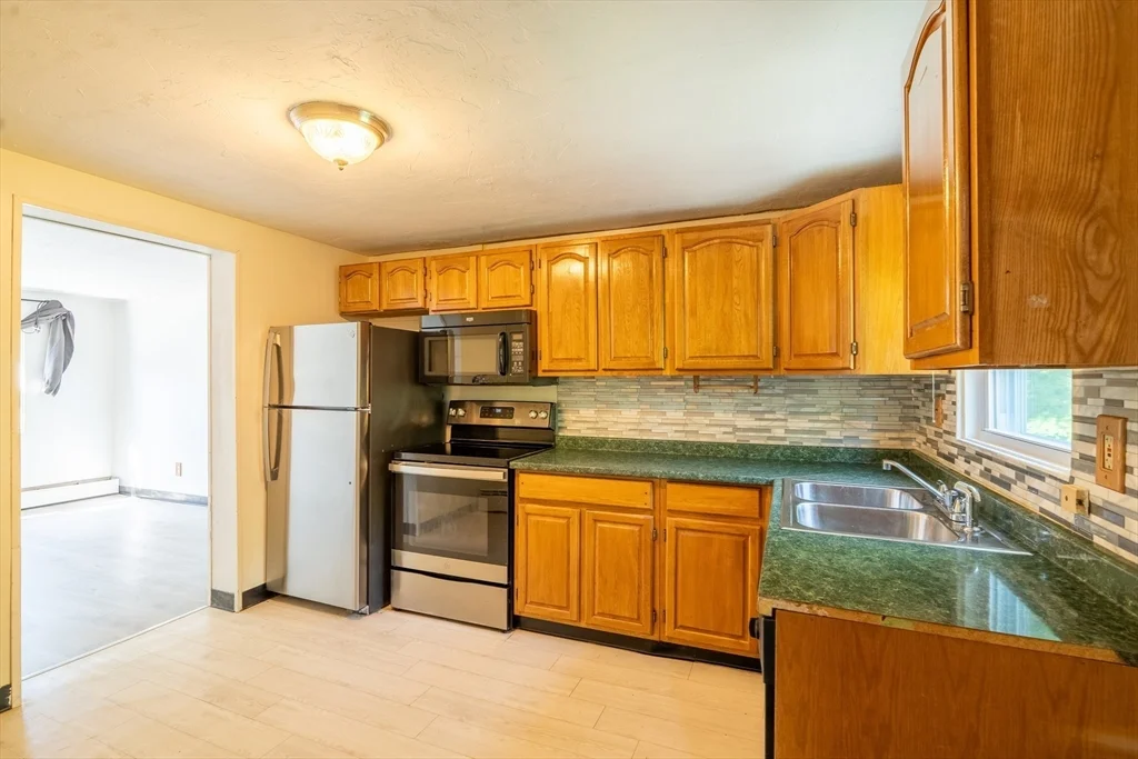2 bed, 1 bath apartment for rent at 153 Commercial St Unit 5, Braintree — photo 5 of 10