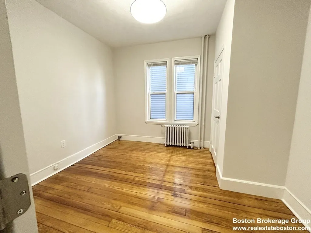 4 bed, 2 bath apartment for rent at 153 Cottage St Unit 1, Dorchester — photo 4 of 10