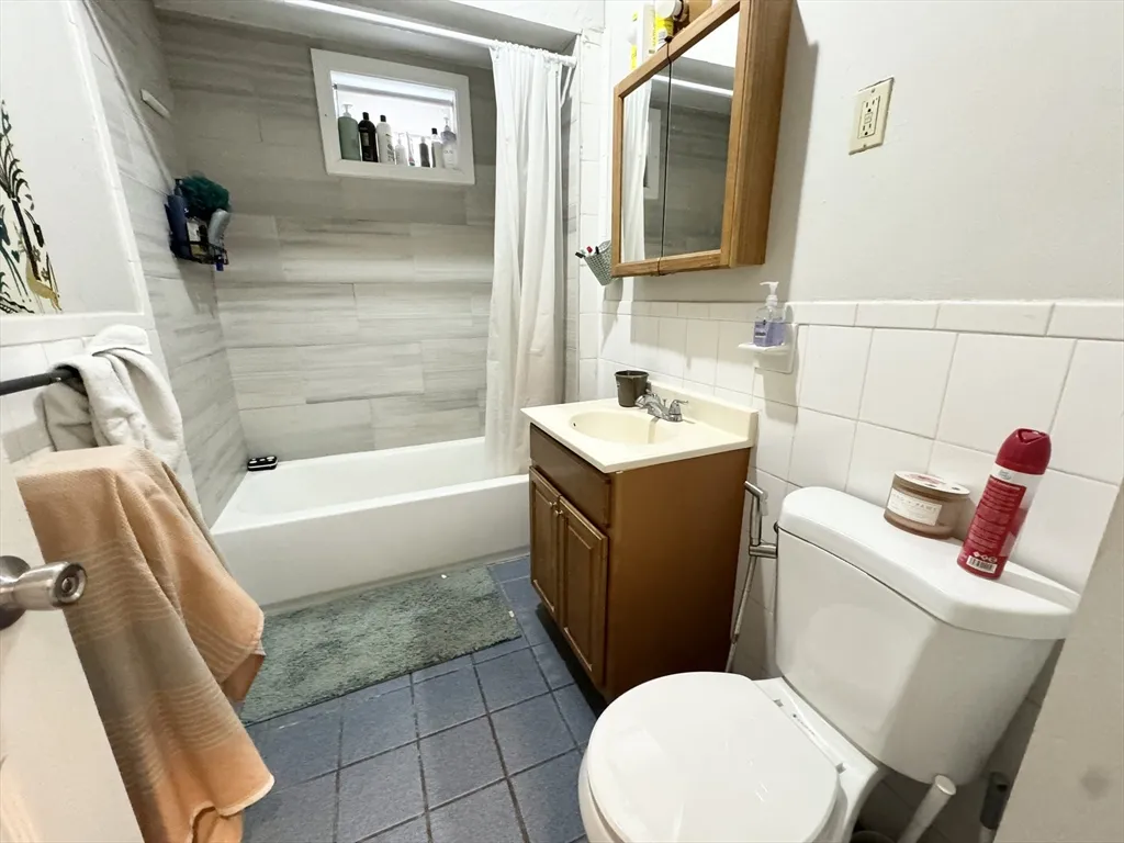 4 bed, 2 bath apartment for rent at 153 Cottage St Unit 2, Dorchester — photo 8 of 9