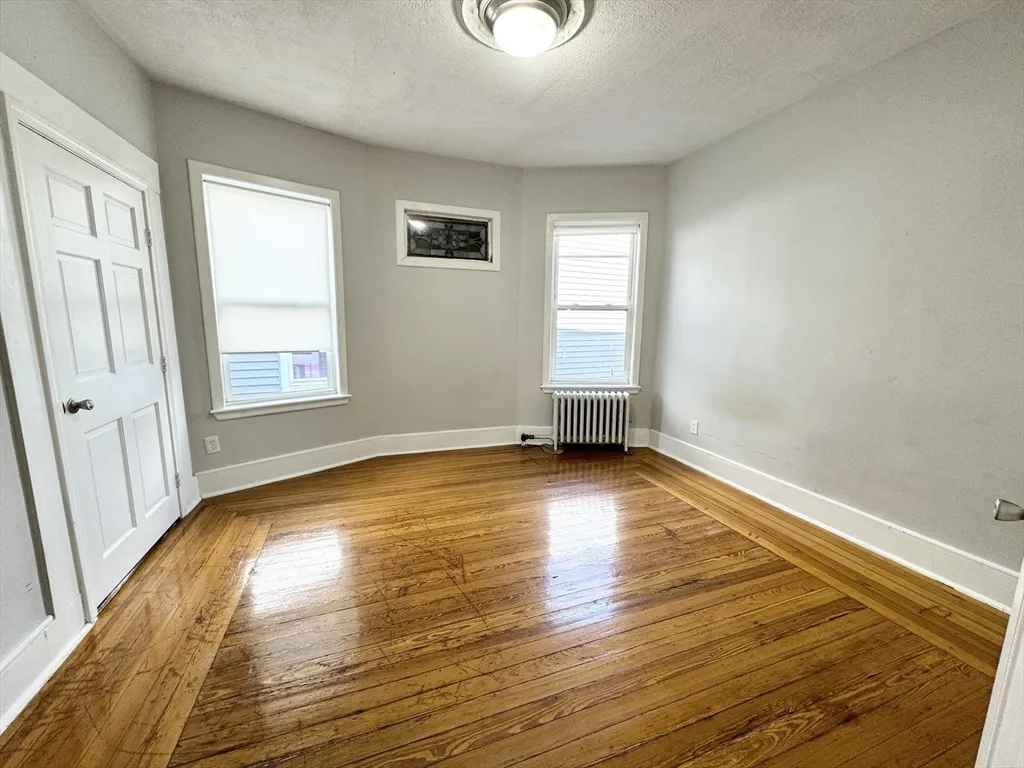 4 bed, 2 bath apartment for rent at 153 Cottage St Unit 3, Dorchester — photo 3 of 8