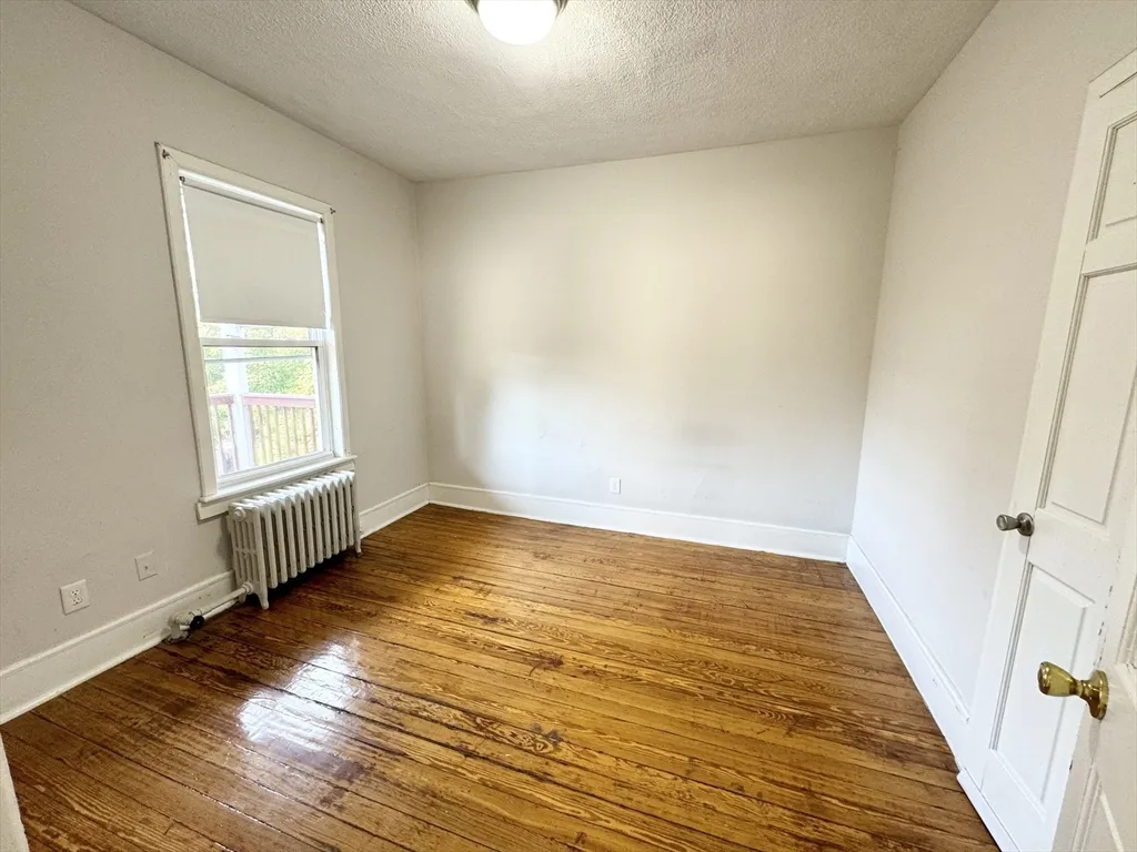 4 bed, 2 bath apartment for rent at 153 Cottage St Unit 3, Dorchester — photo 6 of 8