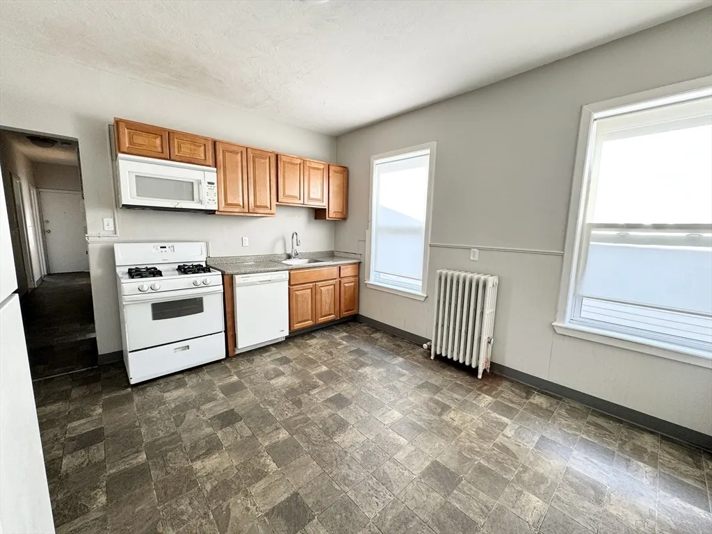 4 bed, 2 bath apartment for rent at 153 Cottage St Unit 3, Dorchester — photo 1 of 8