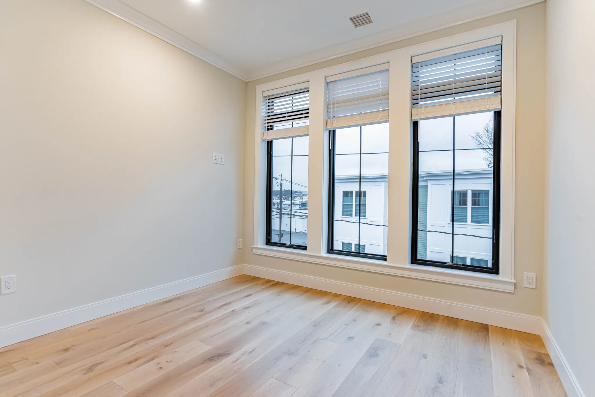 4 bed, 2.5 bath apartment for rent at 153 Everett St Unit 303, Allston — photo 3 of 13