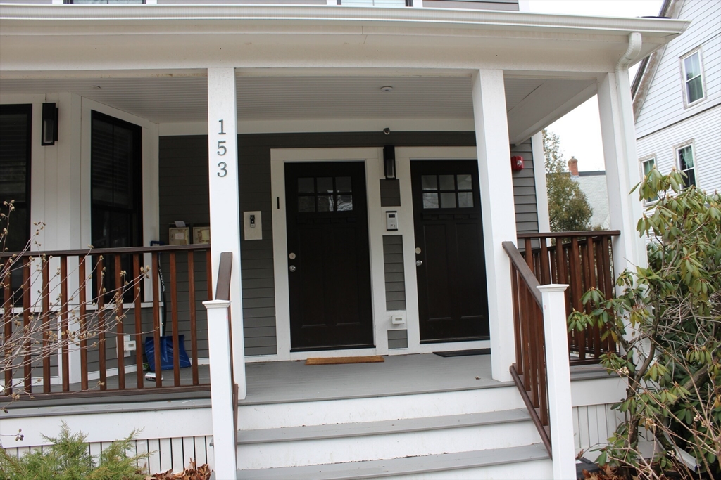 5 bed, 2 bath apartment for rent at 153 Foster St Unit 1, Brighton — photo 4 of 21