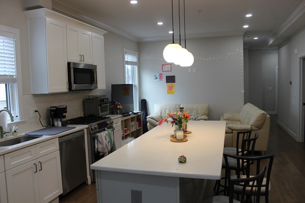 5 bed, 2 bath apartment for rent at 153 Foster St Unit 1, Brighton — photo 8 of 21