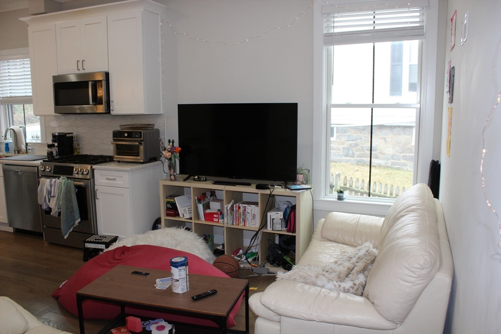 5 bed, 2 bath apartment for rent at 153 Foster St Unit 1, Brighton — photo 3 of 21