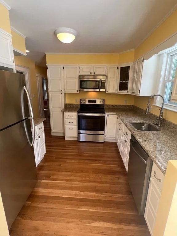 4 bed, 2 bath apartment for rent at 153 Hartwell Rd, Bedford — photo 9 of 29