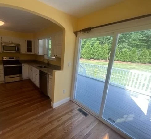 4 bed, 2 bath apartment for rent at 153 Hartwell Rd, Bedford — photo 11 of 29