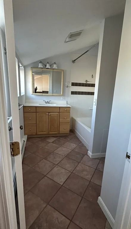 3 bed, 2 bath apartment for rent at 153 Main St Unit 2, Medway — photo 14 of 18
