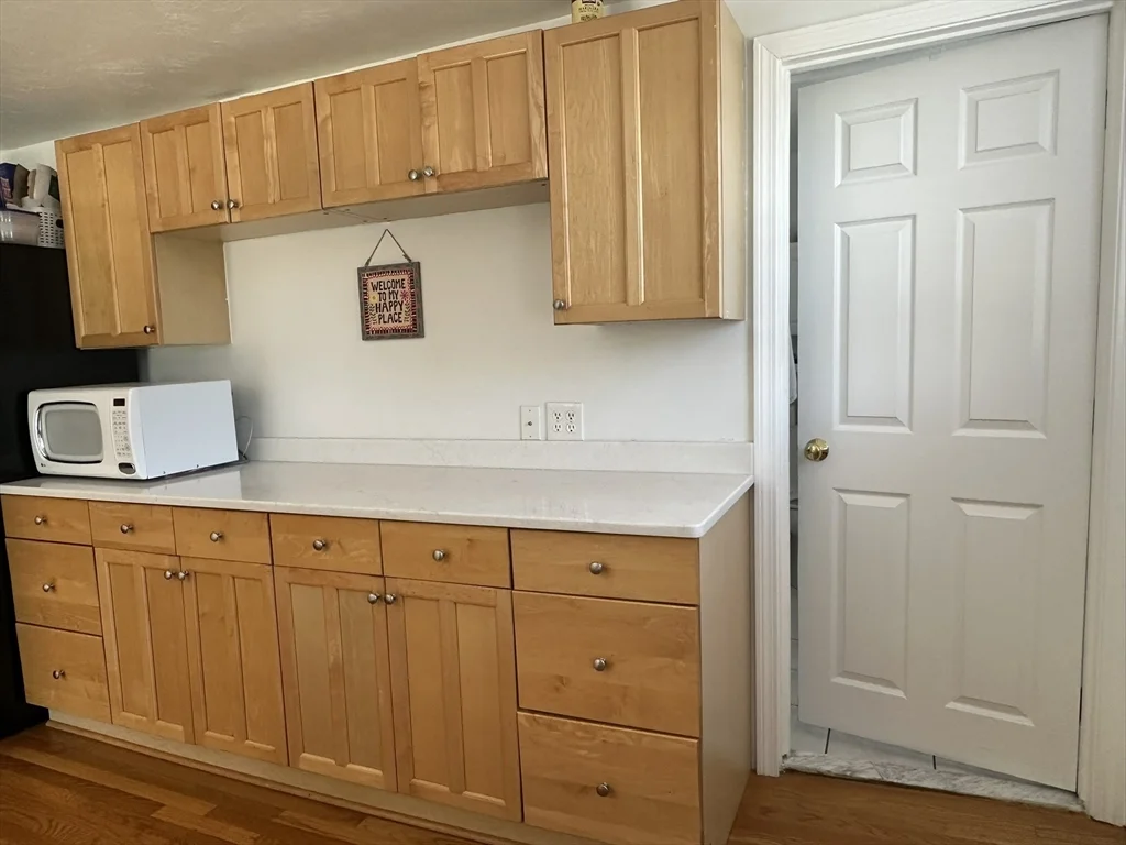 3 bed, 2 bath apartment for rent at 153 Main St Unit 2, Medway — photo 3 of 18
