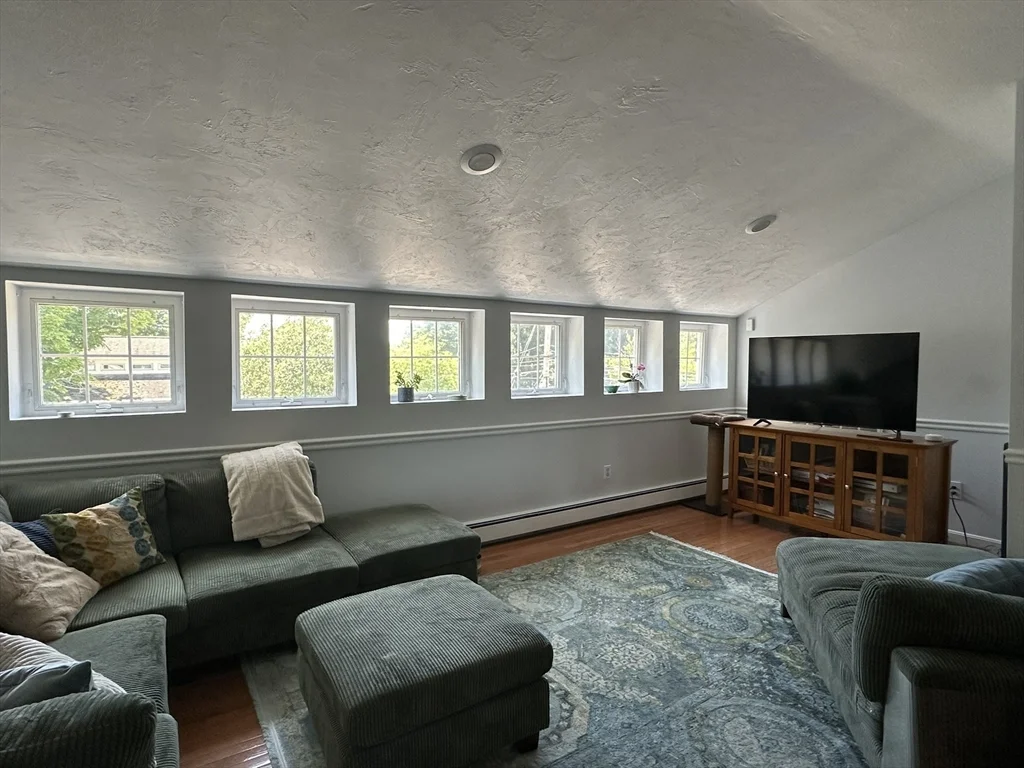 3 bed, 2 bath apartment for rent at 153 Main St Unit 2, Medway — photo 11 of 18