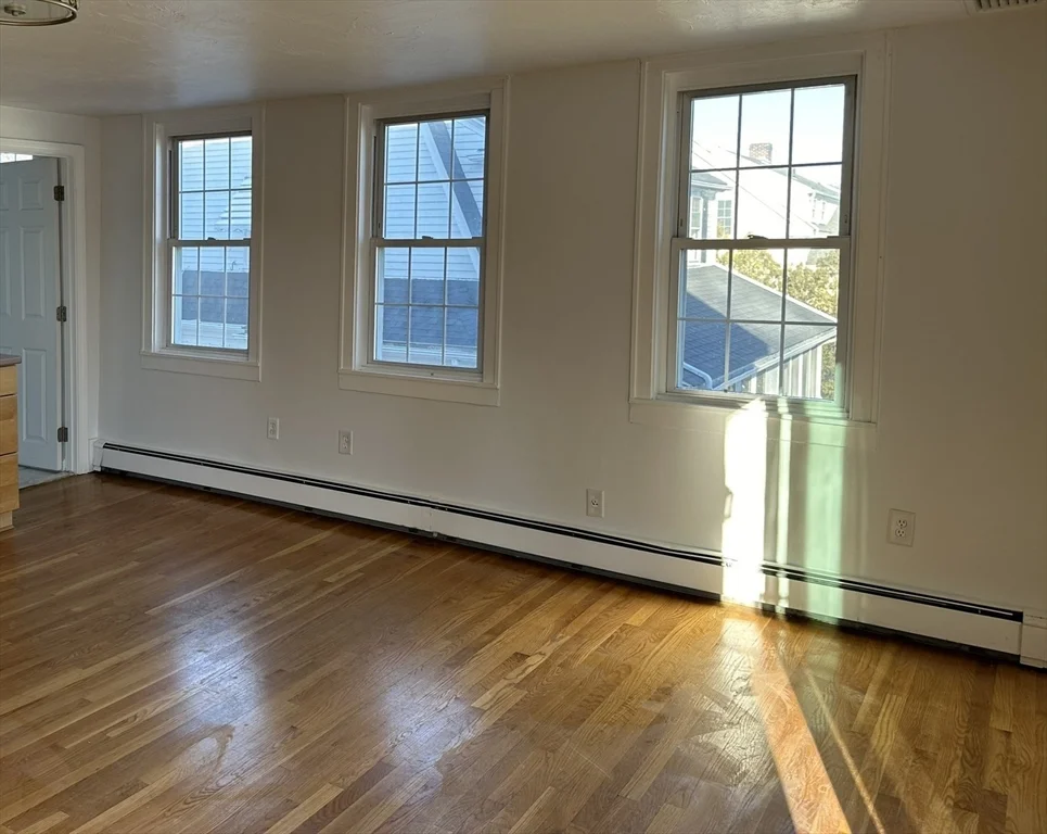 3 bed, 2 bath apartment for rent at 153 Main St Unit 2, Medway — photo 4 of 18