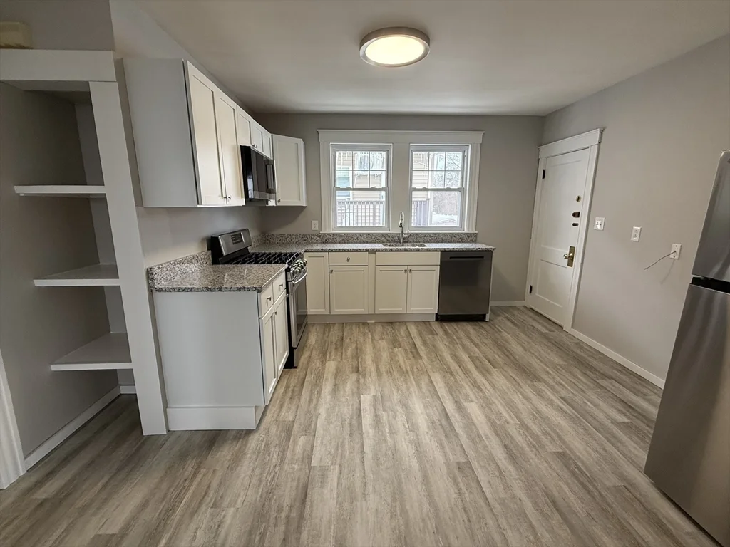 2 bed, 1 bath apartment for rent at 153 Oakland Ave Unit 0, Methuen — photo 6 of 15