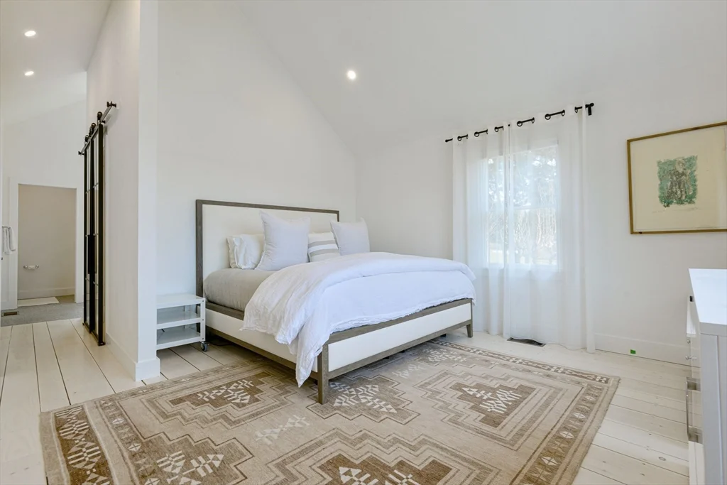 4 bed, 3 bath apartment for rent at 153 Polpis Rd, Nantucket — photo 13 of 24