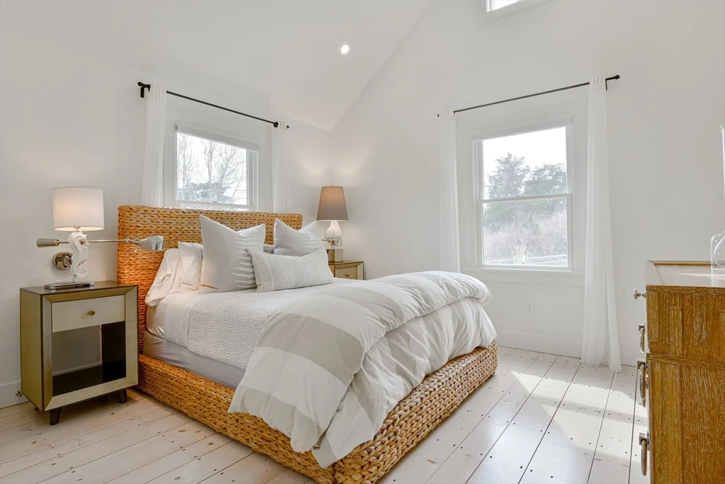 4 bed, 3 bath apartment for rent at 153 Polpis Rd, Nantucket — photo 16 of 24