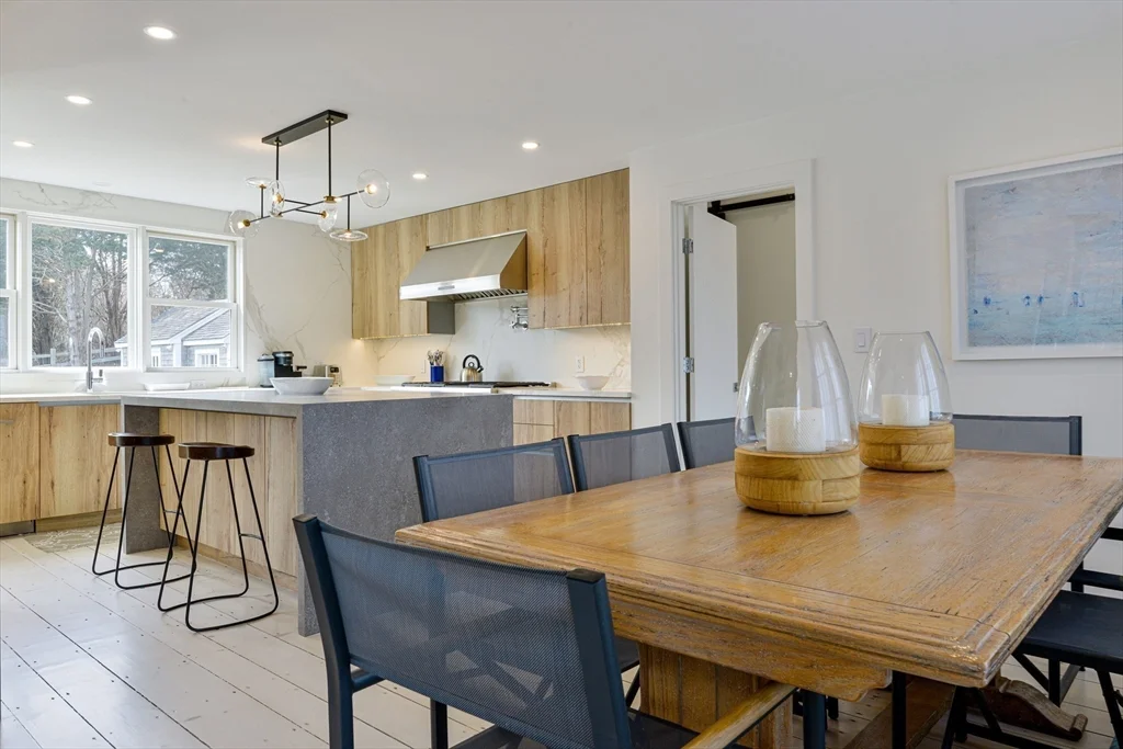 4 bed, 3 bath apartment for rent at 153 Polpis Rd, Nantucket — photo 10 of 24
