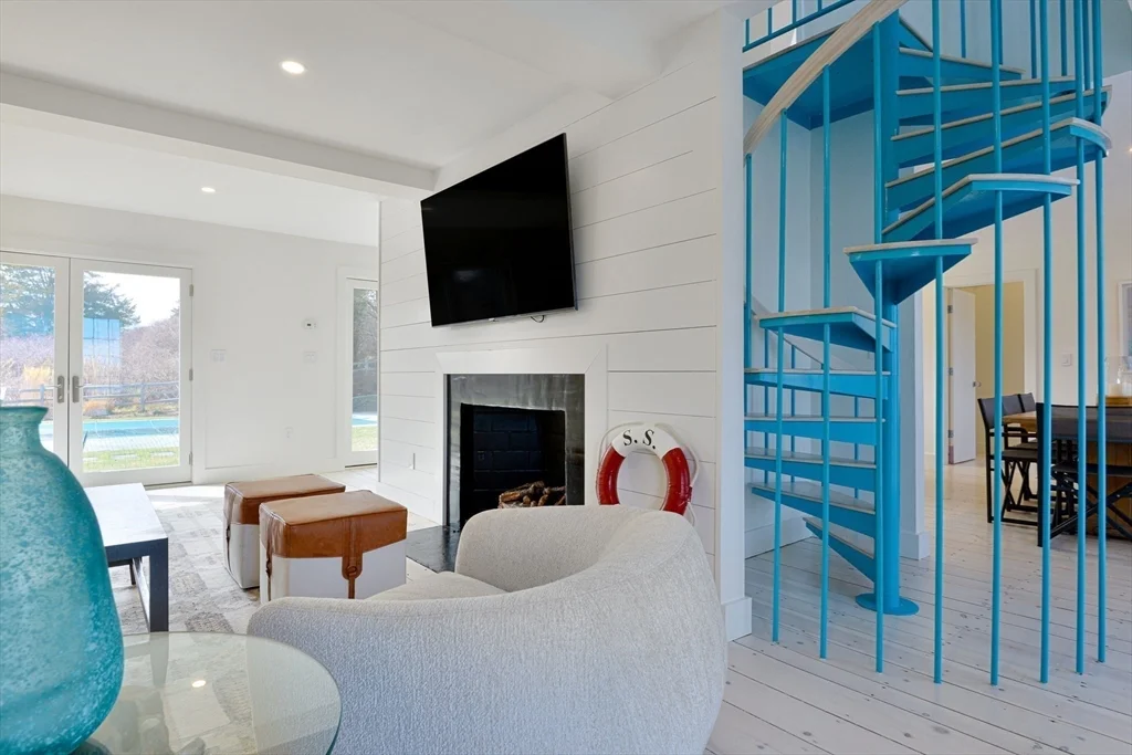 4 bed, 3 bath apartment for rent at 153 Polpis Rd, Nantucket — photo 7 of 24