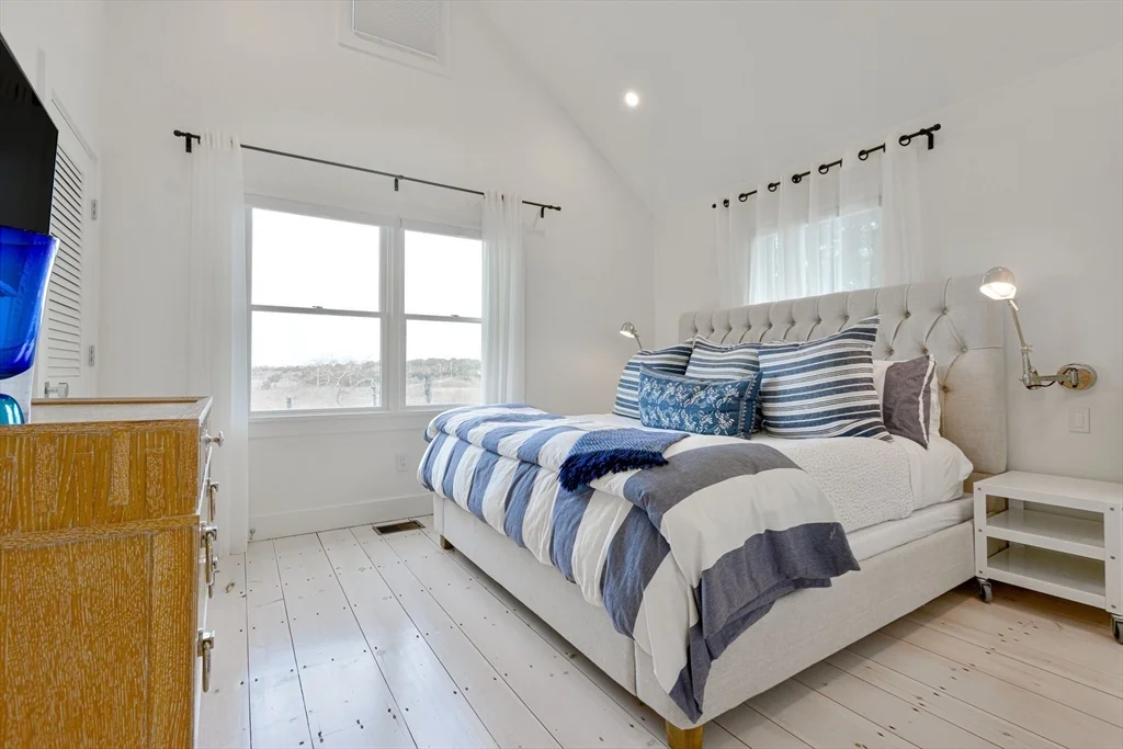 4 bed, 3 bath apartment for rent at 153 Polpis Rd, Nantucket — photo 21 of 24