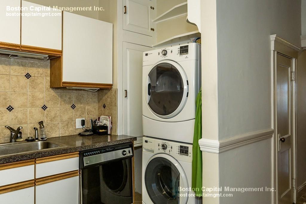 2 bed, 1 bath apartment for rent at 153 Strathmore Rd Unit 1, Brighton — photo 8 of 15
