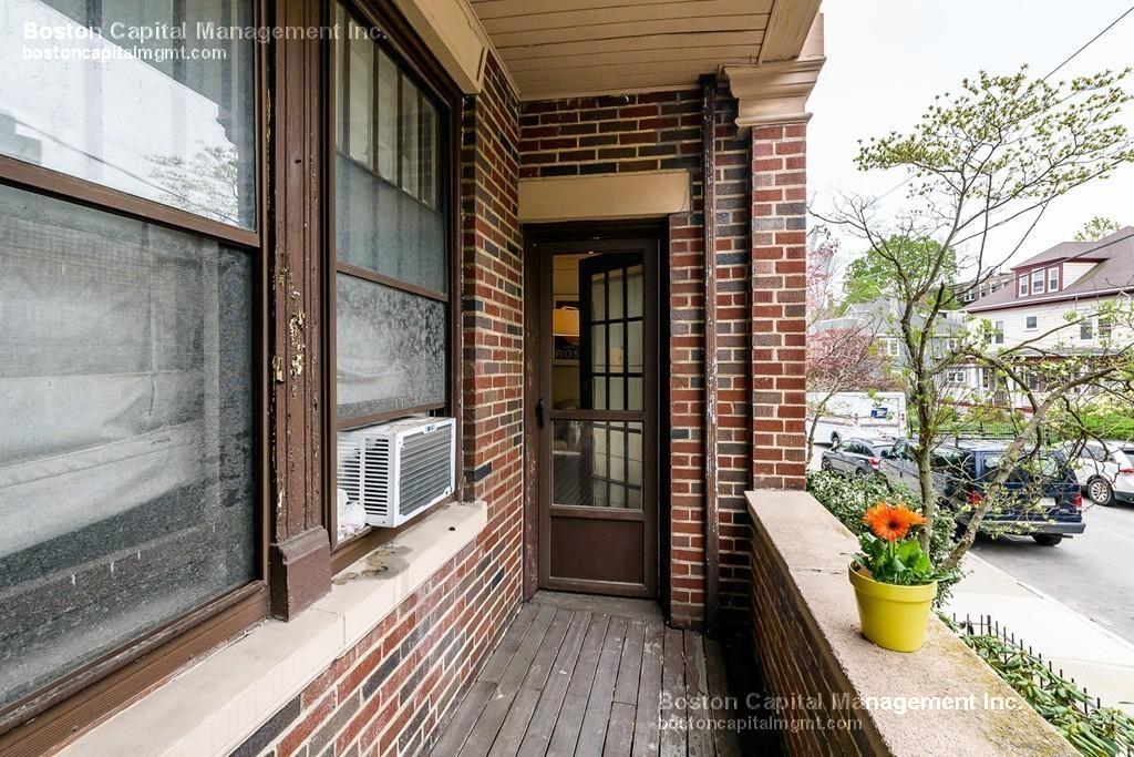 2 bed, 1 bath apartment for rent at 153 Strathmore Rd Unit 1, Brighton — photo 4 of 15