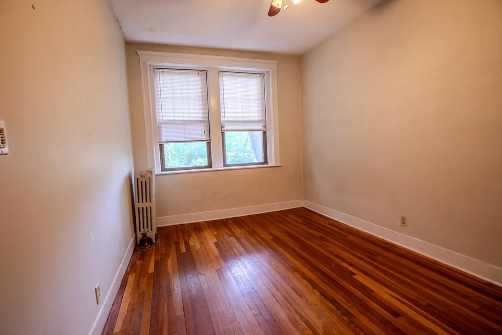 2 bed, 1 bath apartment for rent at 153 Strathmore Rd Unit 4, Brighton — photo 3 of 9