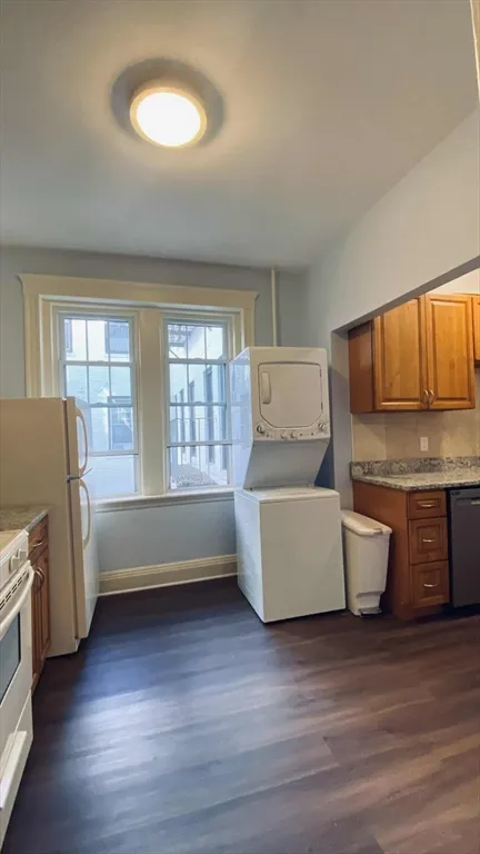2 bed, 1 bath apartment for rent at 153 Strathmore Rd Unit 6, Brighton — photo 3 of 8