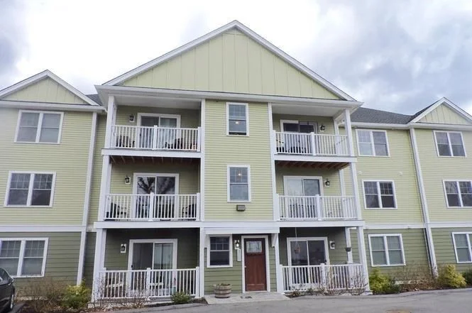 2 bed, 1 bath apartment for rent at 153 Sumner St Unit 6, Quincy