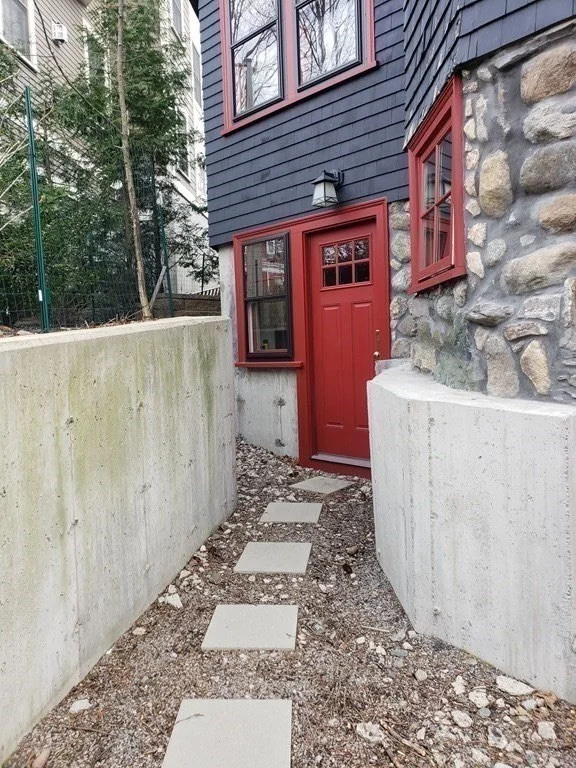 Studio bed, 1 bath apartment for rent at 153 University Rd Unit 1, Brookline Village — photo 1 of 7