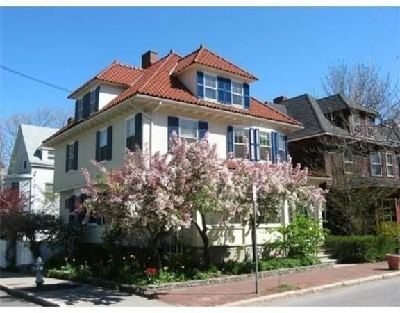 5 bed, 2 bath apartment for rent at 153 Upland Rd, Avon Hill — photo 1 of 36