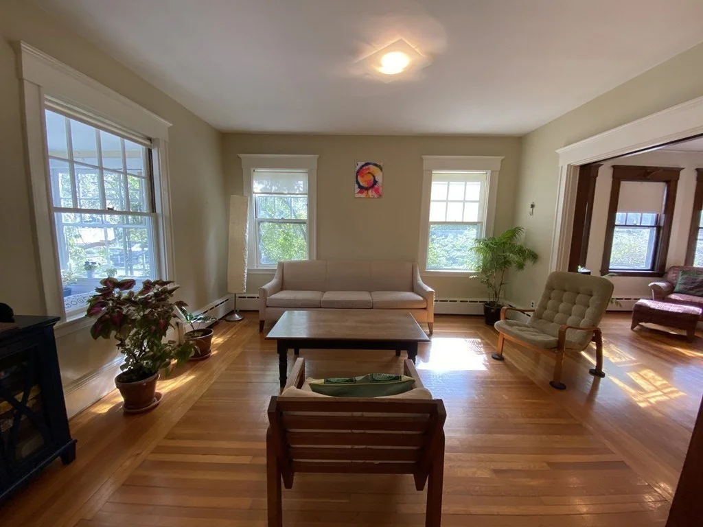 5 bed, 2 bath apartment for rent at 153 Upland Rd, Avon Hill — photo 2 of 36