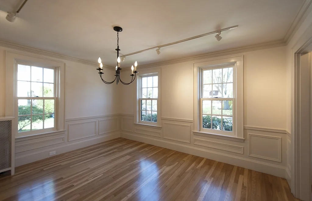 5 bed, 3 bath apartment for rent at 153 Watson Rd, Belmont — photo 4 of 20