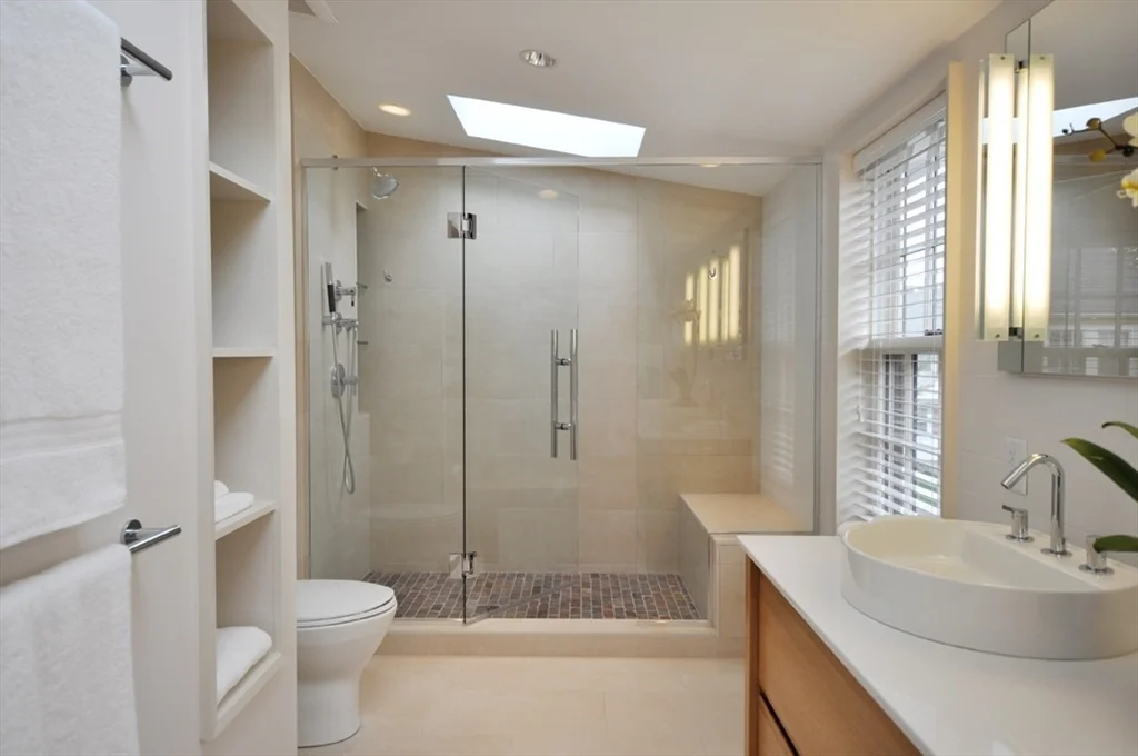 5 bed, 3 bath apartment for rent at 153 Watson Rd, Belmont — photo 11 of 20