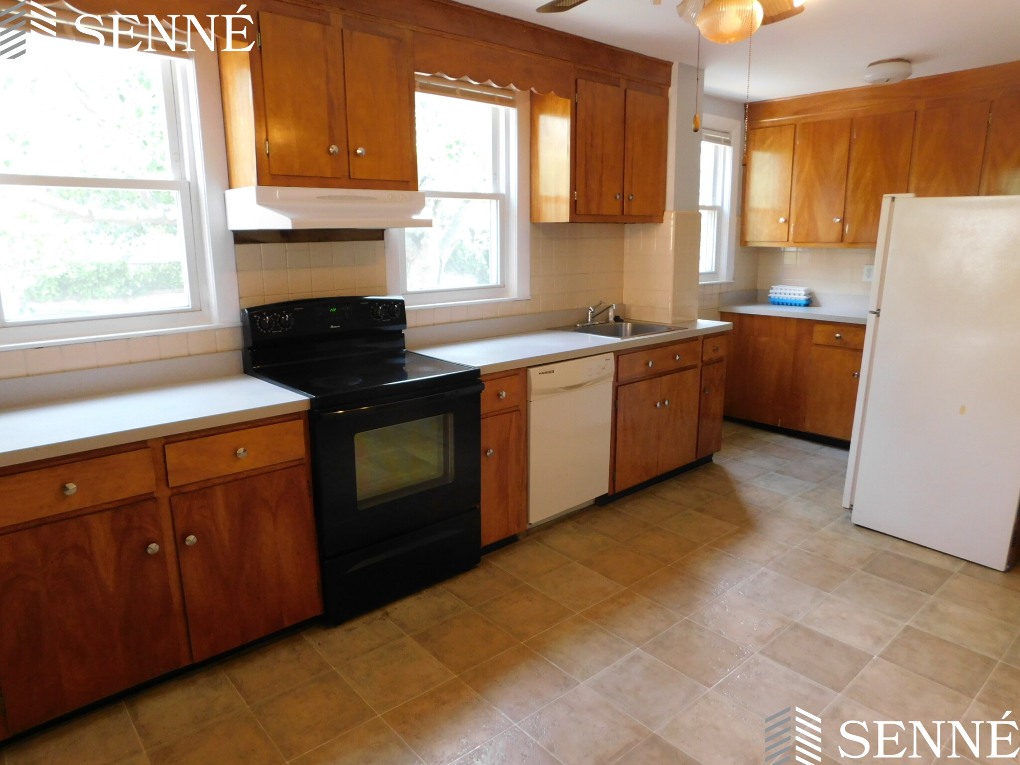 3 bed, 1 bath apartment for rent at 1537 Cambridge St Unit 01, Mid-Cambridge — photo 2 of 11