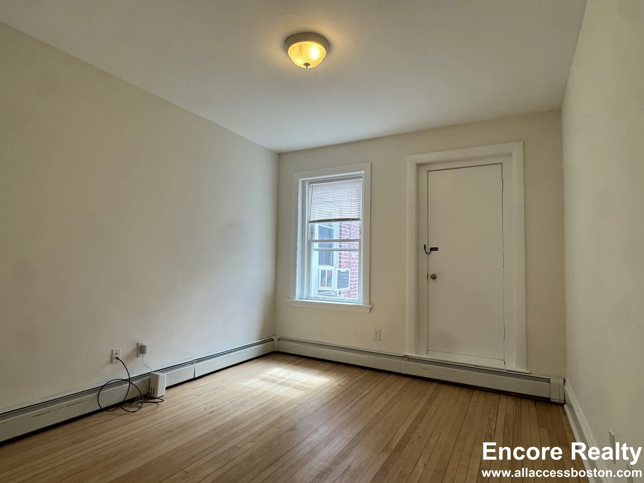 1 bed, 1 bath apartment for rent at 1539 Beacon St Unit 12, Griggs Park — photo 3 of 6