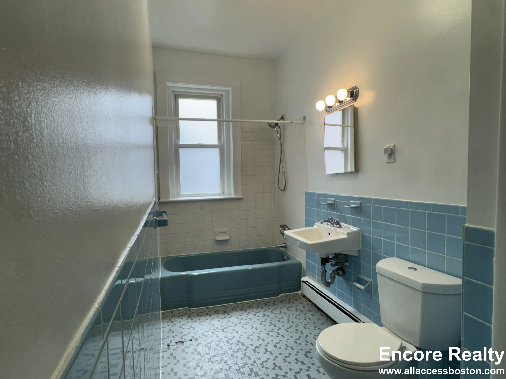 1 bed, 1 bath apartment for rent at 1539 Beacon St Unit 12, Griggs Park — photo 6 of 6