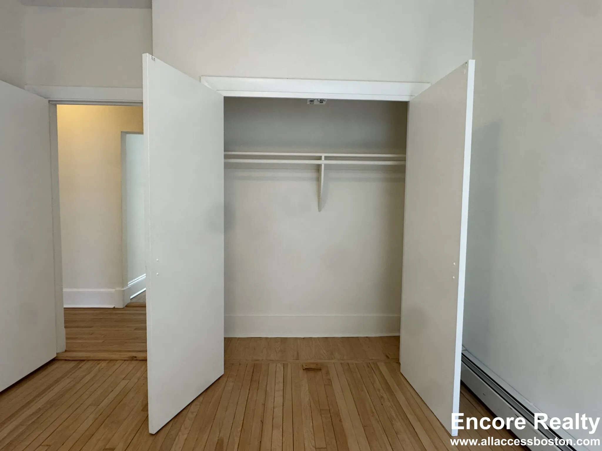 1 bed, 1 bath apartment for rent at 1539 Beacon St Unit 12, Griggs Park — photo 5 of 6