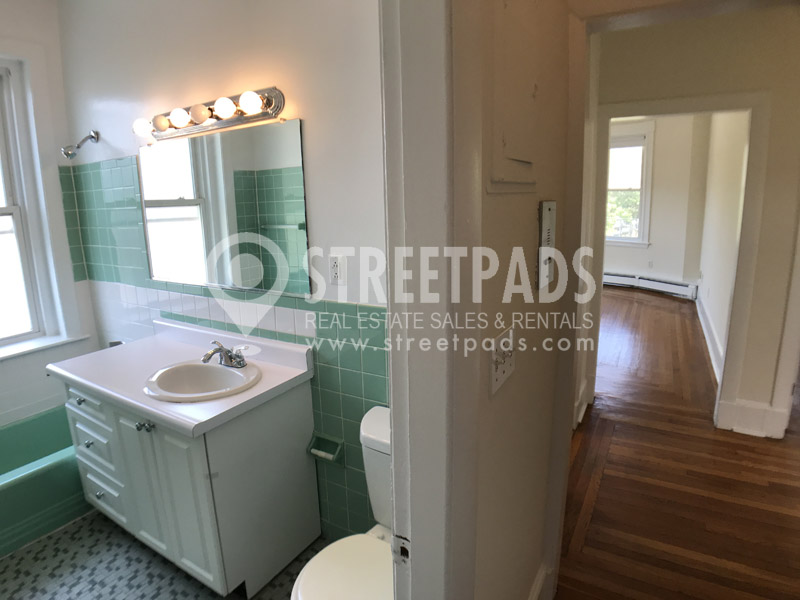 2 bed, 1 bath apartment for rent at 1539 Beacon St Unit 16, Griggs Park — photo 13 of 19