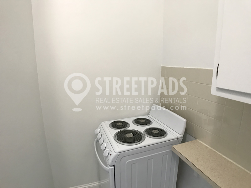Studio bed, 1 bath apartment for rent at 1539 Beacon St Unit 3, Griggs Park — photo 3 of 13