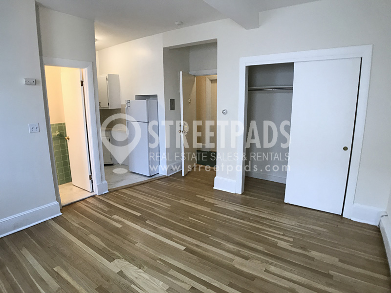 Studio bed, 1 bath apartment for rent at 1539 Beacon St Unit 3, Griggs Park — photo 7 of 13