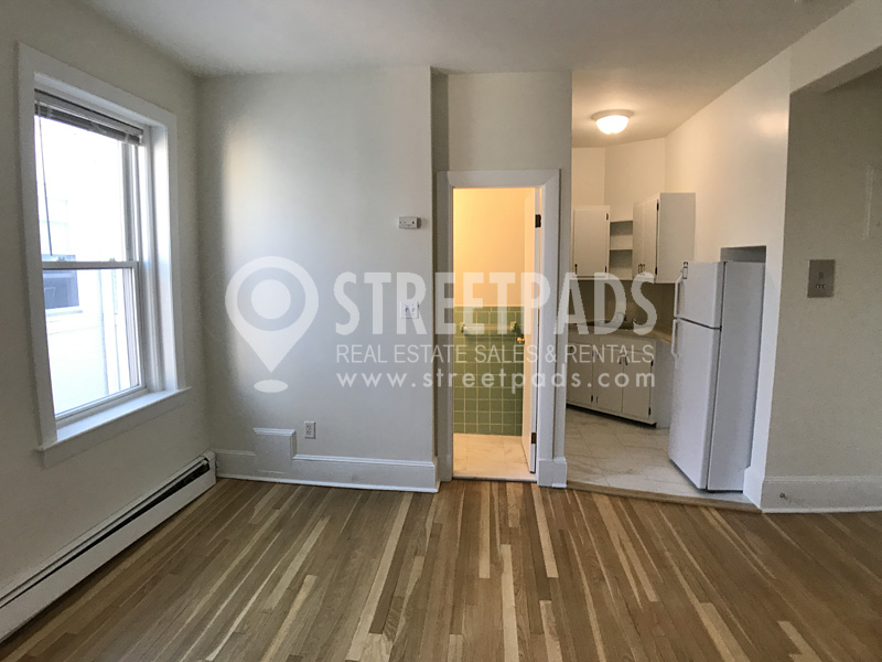 Studio bed, 1 bath apartment for rent at 1539 Beacon St Unit 3, Griggs Park — photo 9 of 13