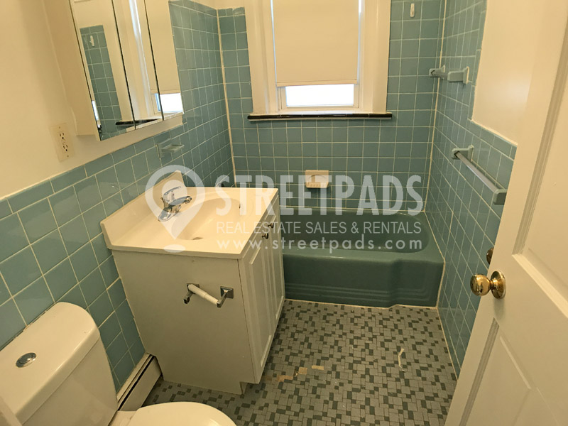 Studio bed, 1 bath apartment for rent at 1539 Beacon St Unit 4, Griggs Park — photo 13 of 14