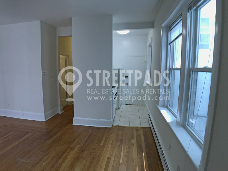 Studio bed, 1 bath apartment for rent at 1539 Beacon St Unit 4, Griggs Park — photo 7 of 14